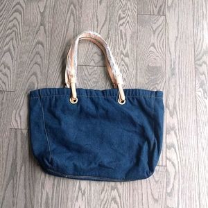 Beautiful denim tote 💕🍀🌸